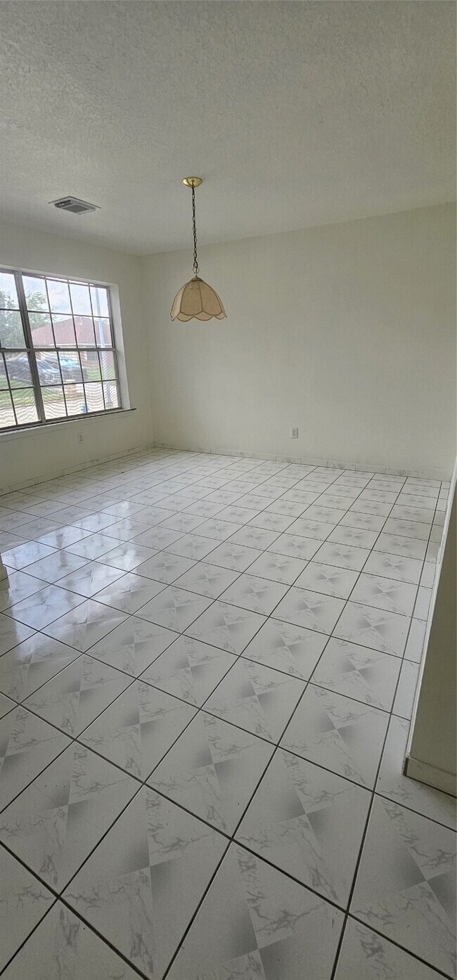 Building Photo - 10943 Bradford Way Dr