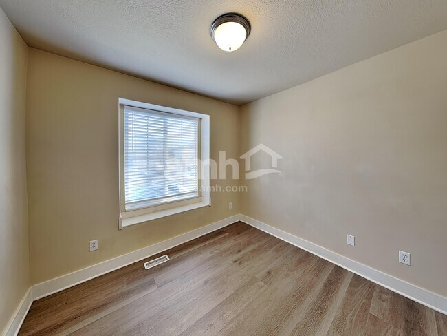 Building Photo - 617 S 375 W