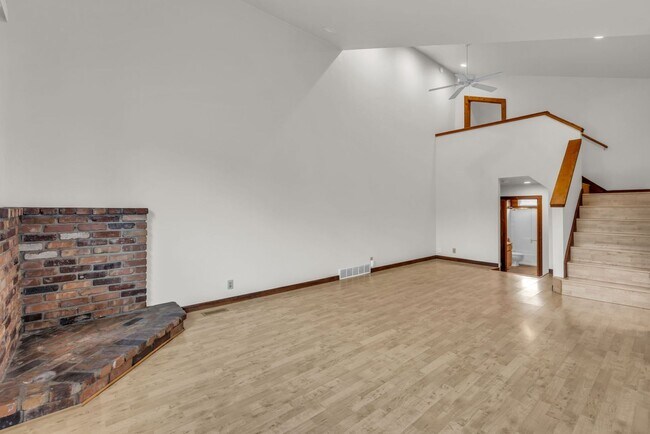 Building Photo - 2320 Calumet Cir