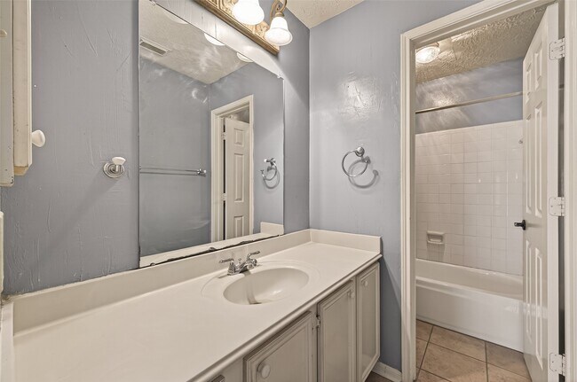 Building Photo - 4218 Meadowchase Ln