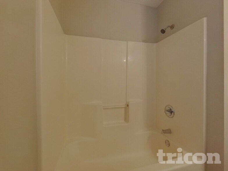 Building Photo - 1753 Independence Dr