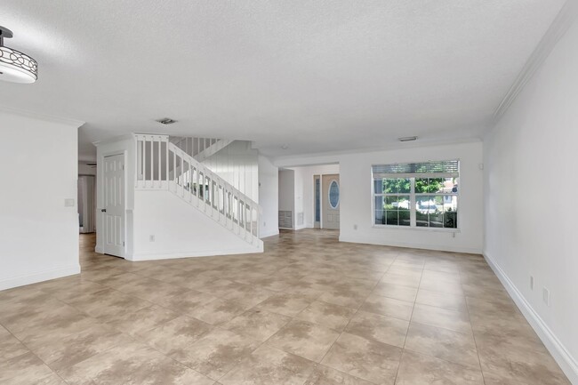 Building Photo - Boca Raton Modern Comfort Meets Florida Ch...