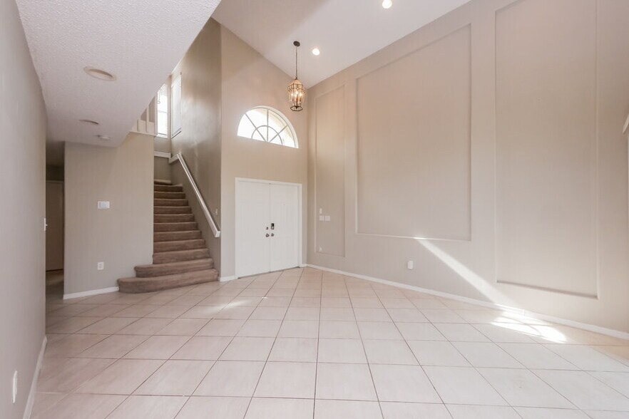 Building Photo - 5219 NW 117th Ave