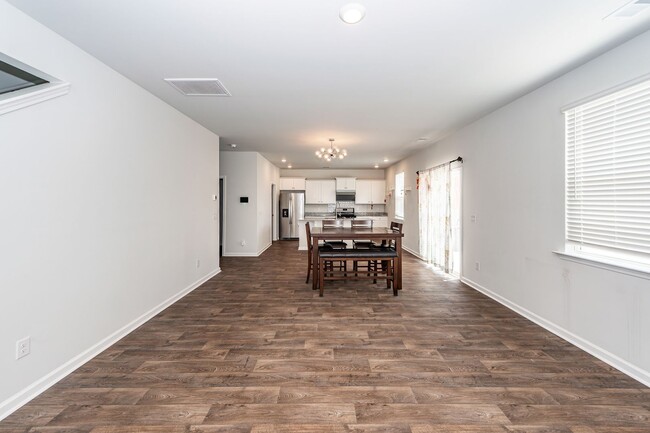 Building Photo - 4 Bedroom 2.5 Bath Home in Cane Bay Planta...