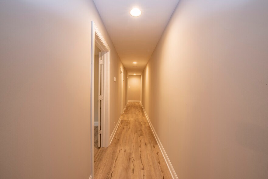 hallway - 919 S State St