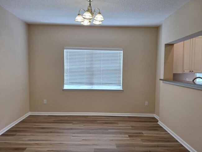 Building Photo - 3 bedroom in Jacksonville FL 32256