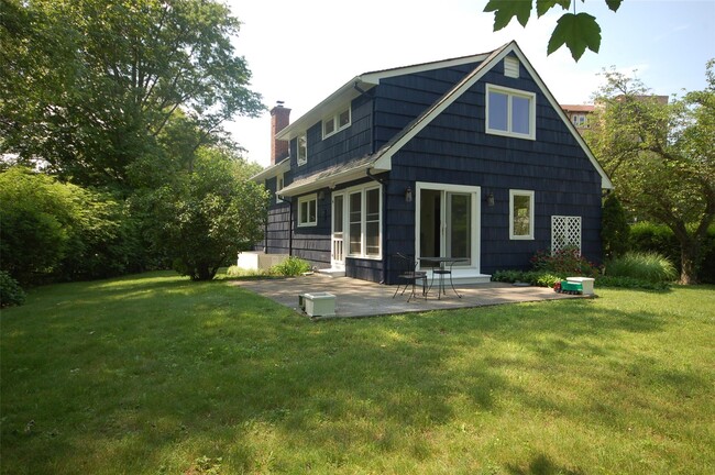Building Photo - 891 Port Dr
