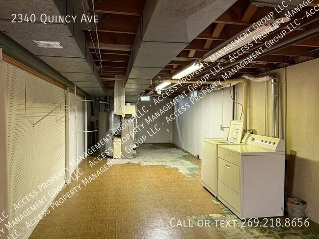 Building Photo - 2340 Quincy Ave