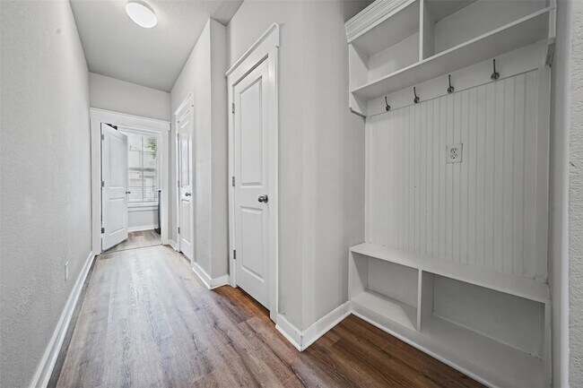 Building Photo - 17102 Crane Fly Dr