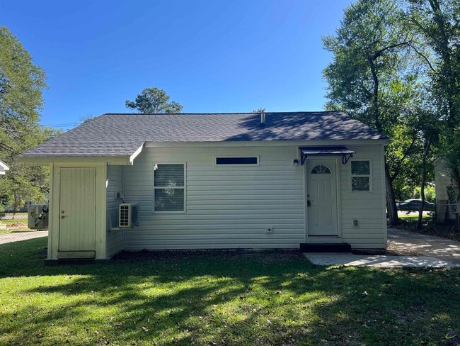 Building Photo - 1324 Alma Ave
