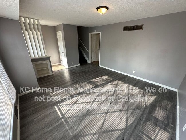 Building Photo - 10210 Fremont Ave