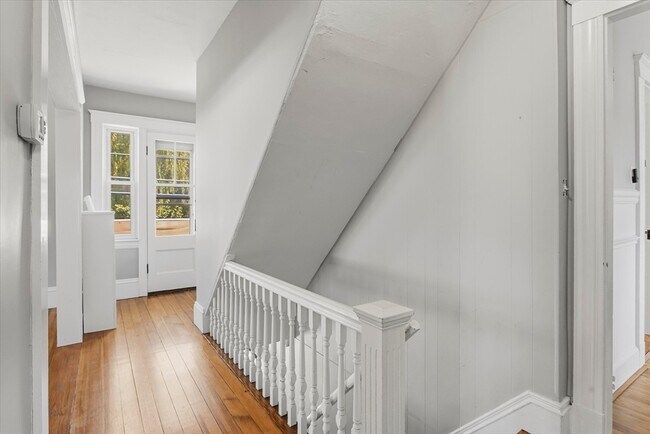 Building Photo - 452 Quarry St