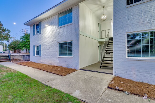 Building Photo - Charming 1-bedroom, 1-bath apartment locat...