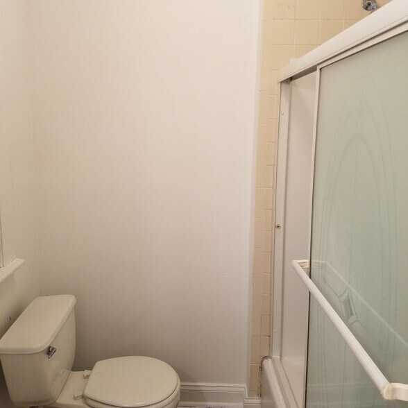 Building Photo - 146 Wellsville Ave