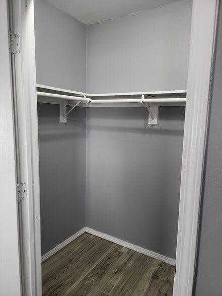 Building Photo - 2401 S Jackson Rd