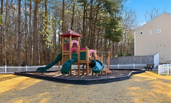 Building Photo - 205 Oak Grove Way
