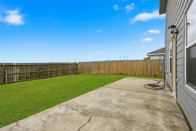 Building Photo - 14511 Long Meadow Dr