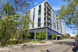 Building Photo - 214 Hunt St