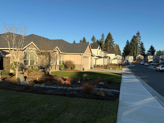 Building Photo - 12022 NE 60th Ave