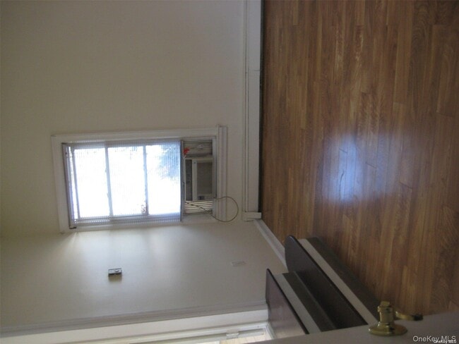 Building Photo - 117 Blydenburgh Ave