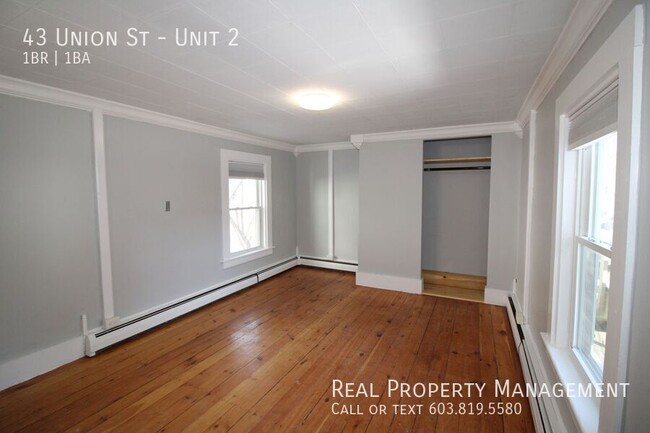 Building Photo - Updated  1 Bedroom Close to Downtown Ports...