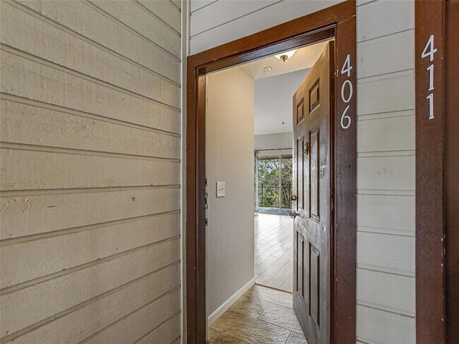 Building Photo - 6000 Shepherd Mountain Cove