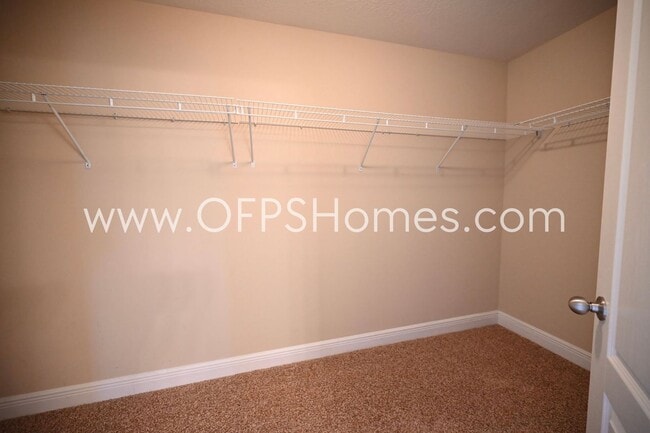 Building Photo - Home in South Crestview!