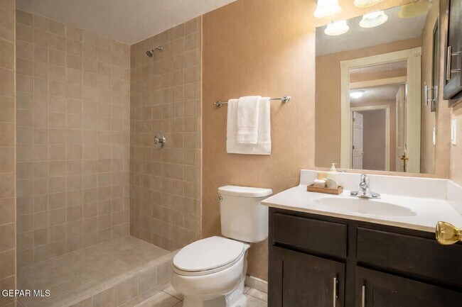Building Photo - 12421 Tierra Encino Dr
