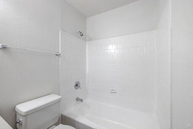 Building Photo - Affordable Living 20 Minutes from Everything Atlanta -2 Bedroom 2 1/2 Baths only $1300*