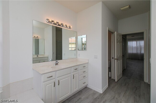 Building Photo - 3927 Aurora Ct
