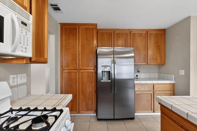 Building Photo - 6765 Koster Way