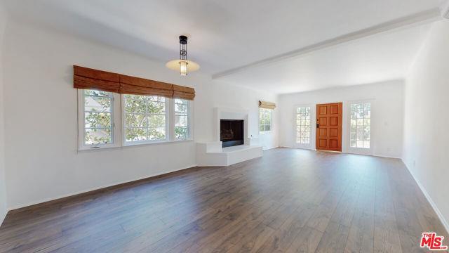 Building Photo - 9000 Elevado Ave