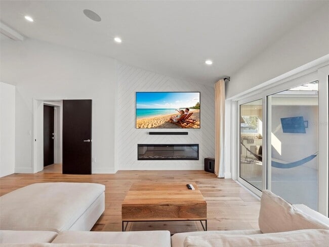 Building Photo - 1021 Temple Grove Pl