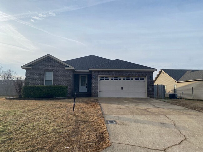 Building Photo - 3bed/2bath Home close to ASU and NEA Baptist Hospital!