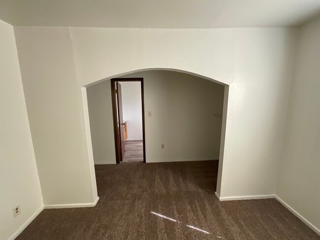 Building Photo - 1408 Oelke Dr