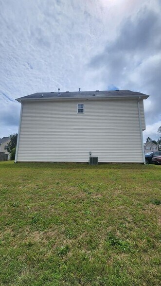 Building Photo - 101 Rampart St