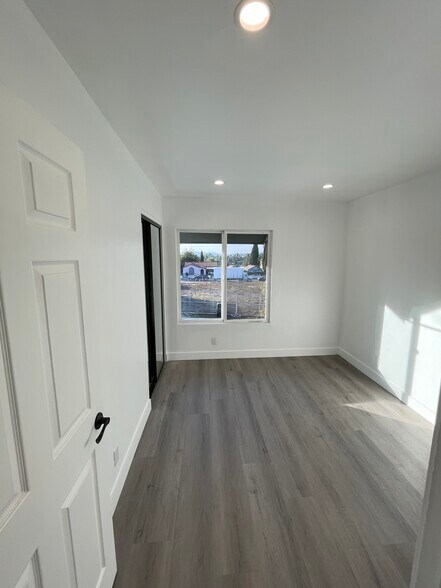 Building Photo - 1419 Allesandro St