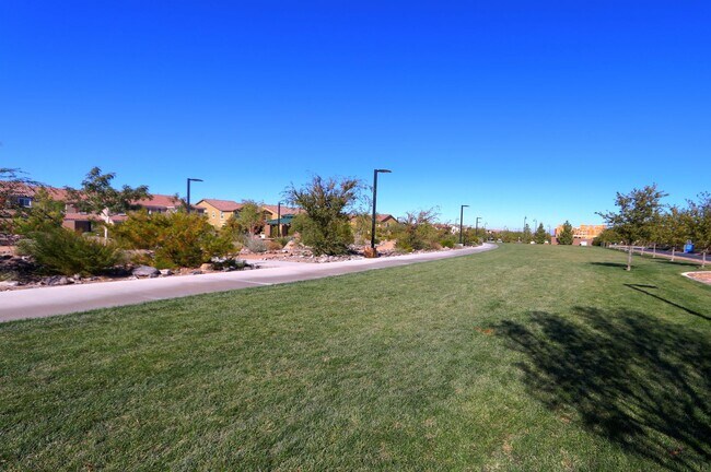 Building Photo - 2865 Tanager Hill St