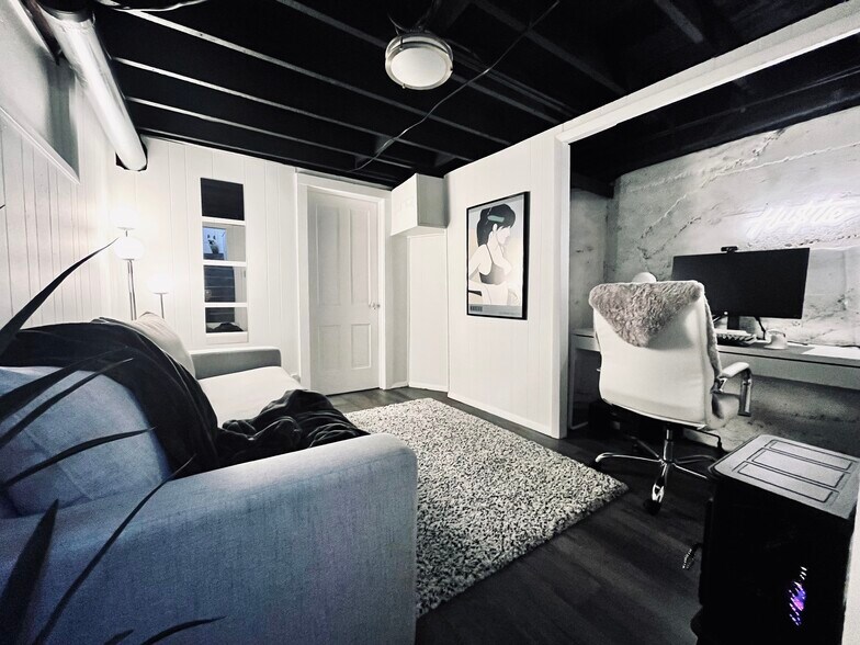 Building Photo - 2841 W 28th Ave