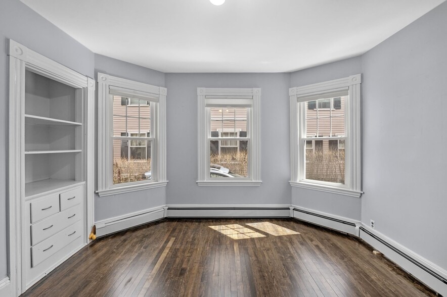 Building Photo - 41 Abbott St