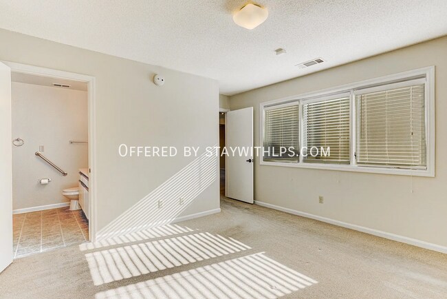 Building Photo - 5013 Scheibler Rd