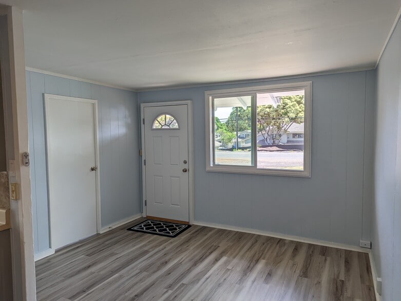 Building Photo - 3804 Salt Lake Blvd