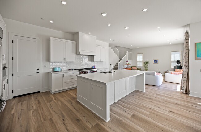 Building Photo - 135 Oakstone