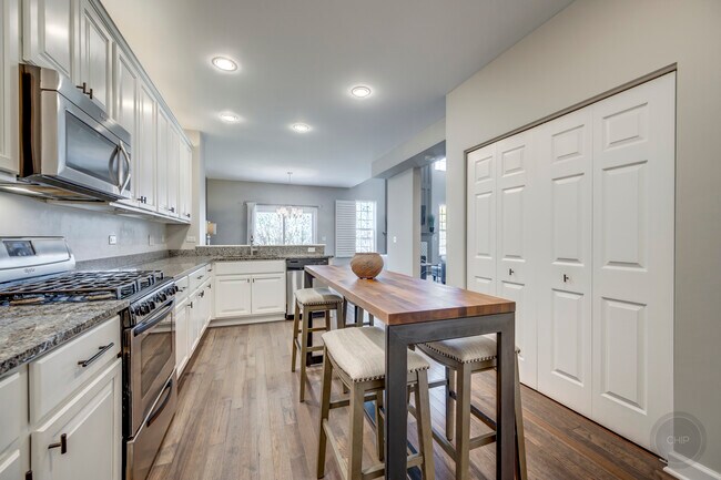 Building Photo - 201 Dorset Ave