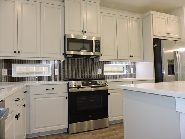 Building Photo - 12853 Meadow Wind Wy