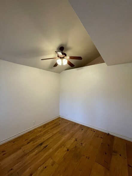 Building Photo - 14 Tangerine