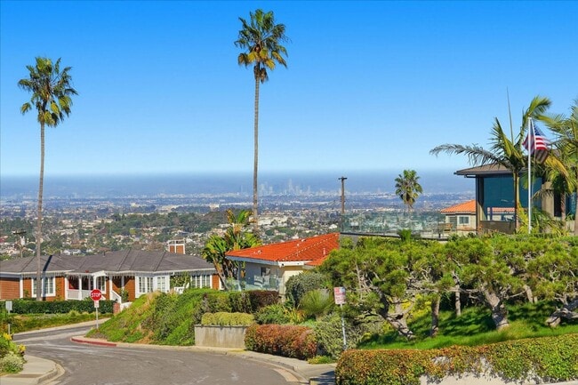 Building Photo - Completely Remodeled, Custom 4BR3.5BA Hilltop Home w/ Incredible Panoramic Ocean/Whitewater/Coast...
