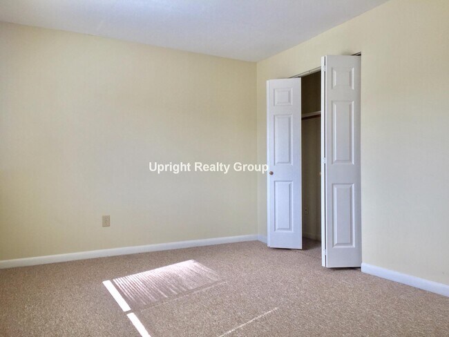 Building Photo - 64-66 Mayflower Ave. Unit 7