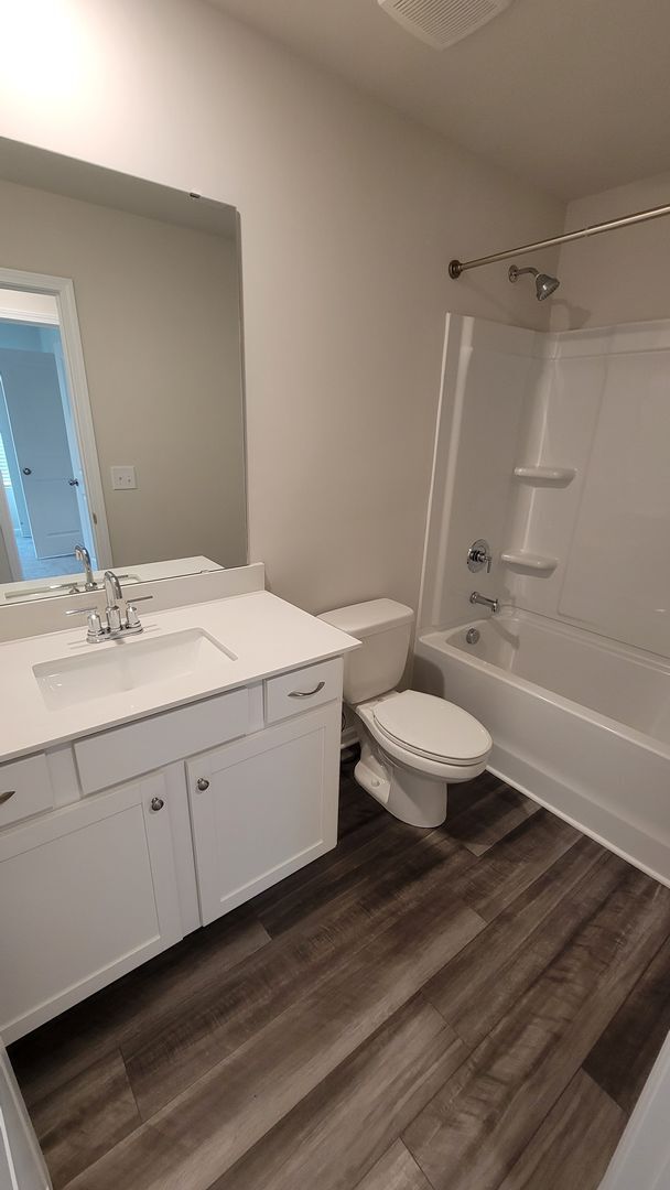 Building Photo - 3 bed, 2.5 Bath Townhome Available in Reid...