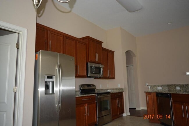 Building Photo - 5612 Aral Dr